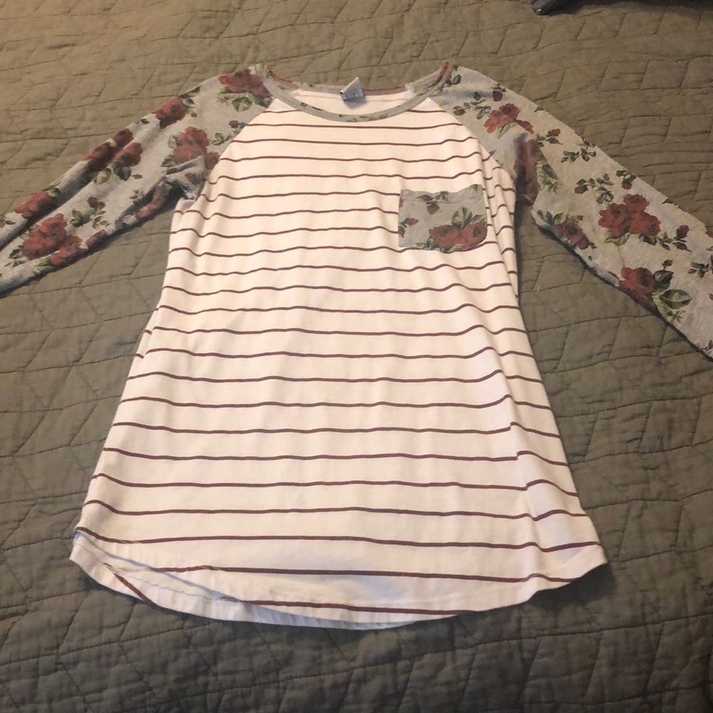 Quarter sleeve shirt from Zumiez